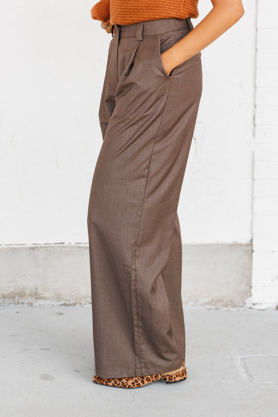 OLIVACEOUS TRUFFLE PLEATED PANTS